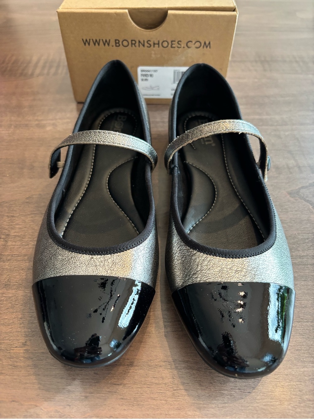 Born Pandi MJ Silver Black Patent Cap Toe Mary Jane Flats Size 8